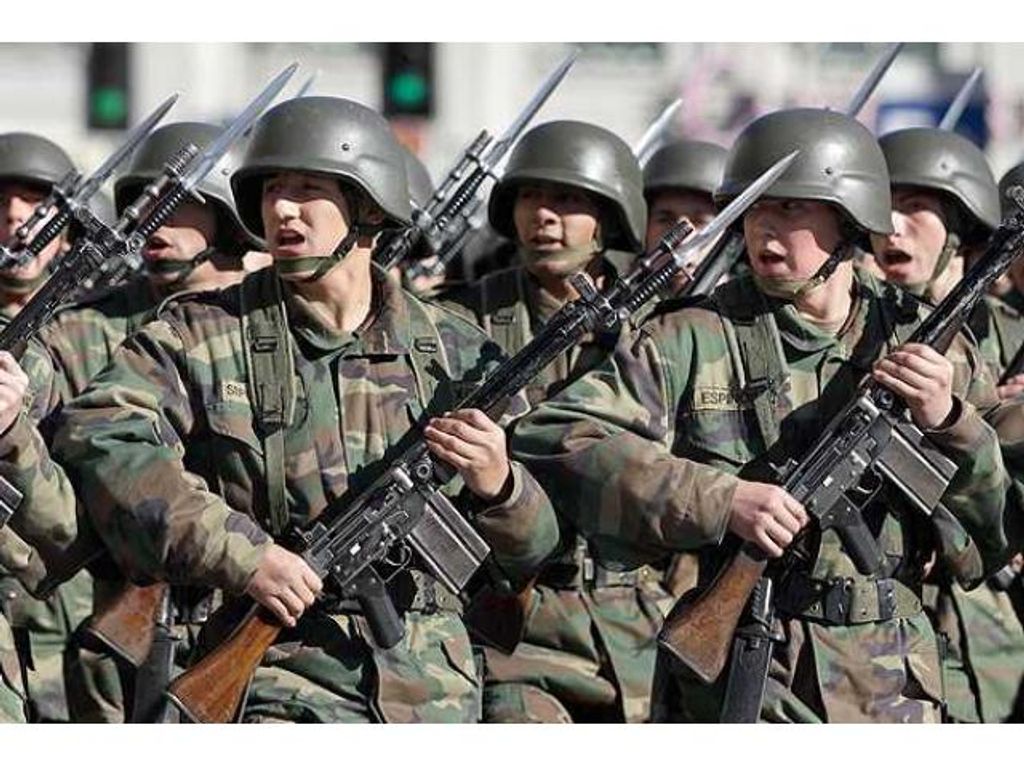 INSCRIBETE VOLUNTARIO AL
SERVICIO MILITAR INSCRIBETE VOLUNTARIO AL
SERVICIO MILITAR