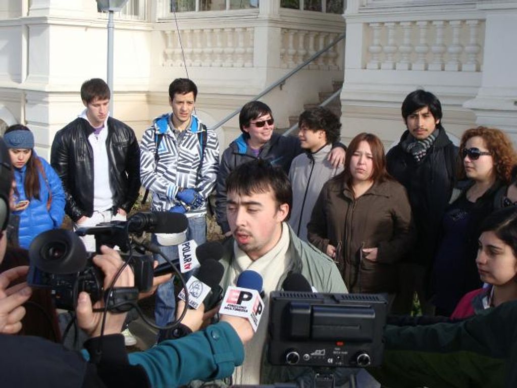 CUESTIONADO PRESIDENTE DE LA FEUM, ANDRES DOUGLAS, INTERPUSO RECURSO DE PROTECCIÓN ANTE CORTE DE APELACIONES CUESTIONADO PRESIDENTE DE LA FEUM, ANDRES DOUGLAS, INTERPUSO RECURSO DE PROTECCIÓN ANTE CORTE DE APELACIONES