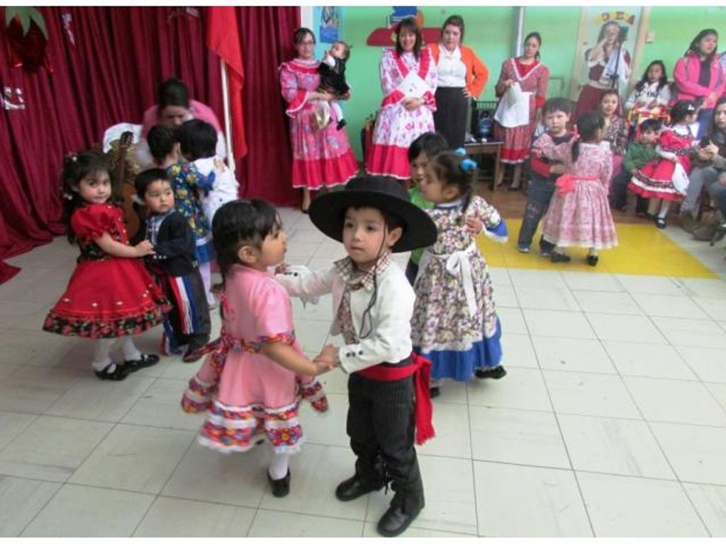 NIÑOS Y NIÑAS DE FUNDACIÓN INTEGRA DISFRUTAN LAS CELEBRACIONES DE FIESTAS PATRIAS EN FAMILIA