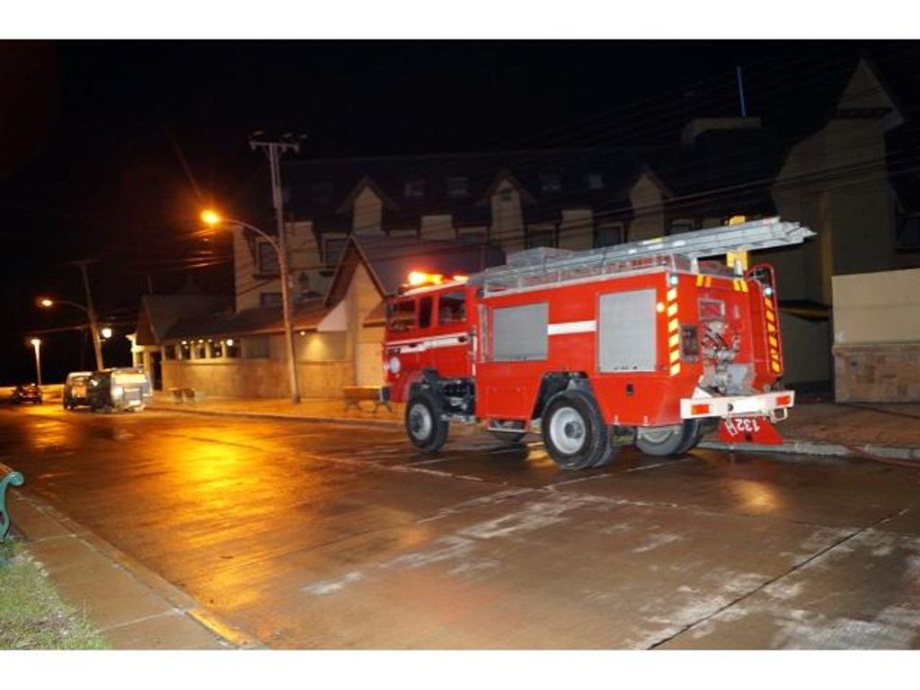 PRINCIPIO DE INCENDIO EN HOTEL COSTA AUSTRALIS PRINCIPIO DE INCENDIO EN HOTEL COSTA AUSTRALIS
