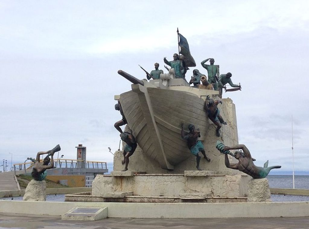 Foto 2 Monumento goleta ancud Foto 2 Monumento goleta ancud