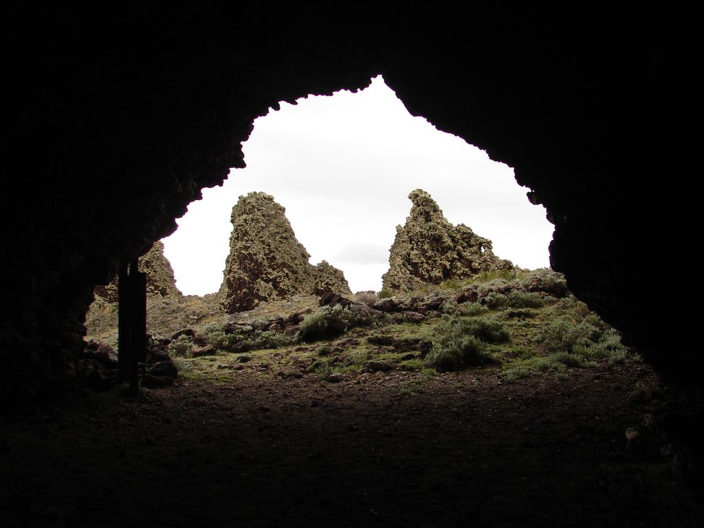 cavernas en Pali Aike cavernas en Pali Aike