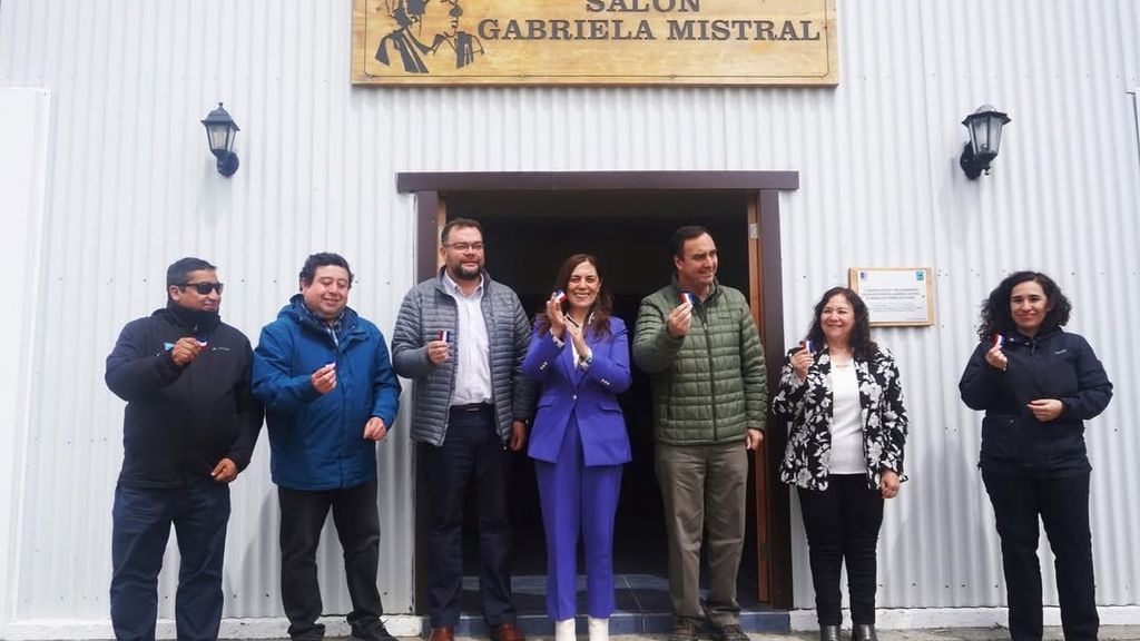 Inauguracion Salon Gabriela Mistral Inauguracion Salon Gabriela Mistral