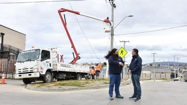 INSTALACIÓN DE LUMINARIAS (3) INSTALACIÓN DE LUMINARIAS (3)