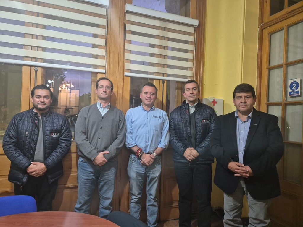 Reunión CChC Magallanes Alcalde Radonich Reunión CChC Magallanes Alcalde Radonich