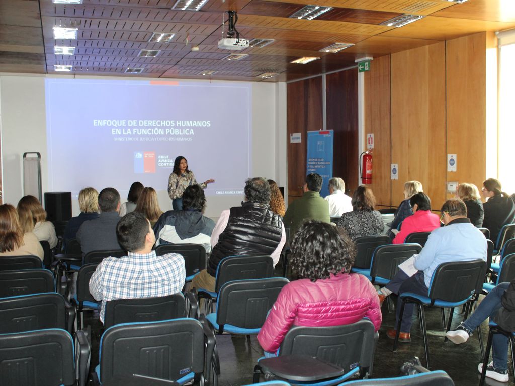 CHARLA CAPACITACIÓN DDHH SALUD2 CHARLA CAPACITACIÓN DDHH SALUD2