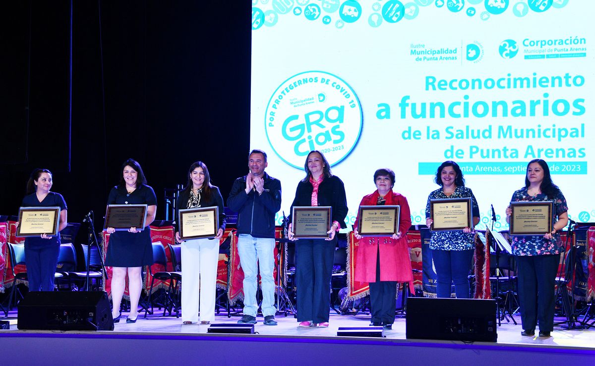 FUNCIONARIOS DE LA SALUD RECIBIERON RECONOCIMIENTO POR SU LABOR DURANTE ...