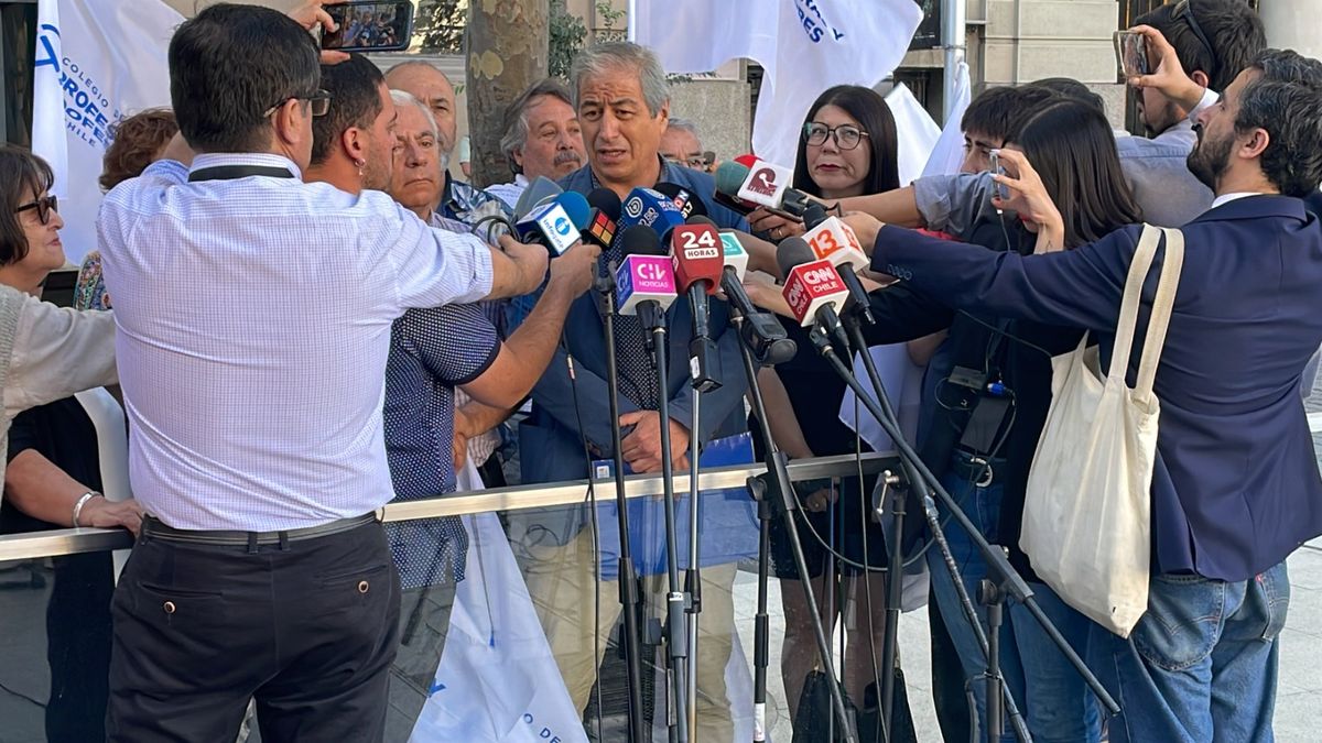 COLEGIO DE PROFESORAS Y PROFESORES PIDE AL PRESIDENTE GABRIEL BORIC QUE ...