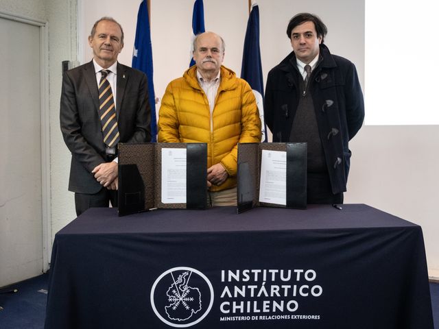 Firma_convenio_BN-2025-_DSF9241-min
