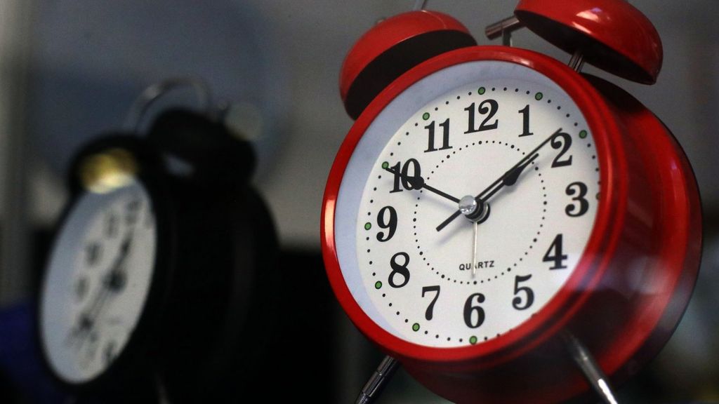 CAMBIO-HORA-INVIERNO CAMBIO-HORA-INVIERNO