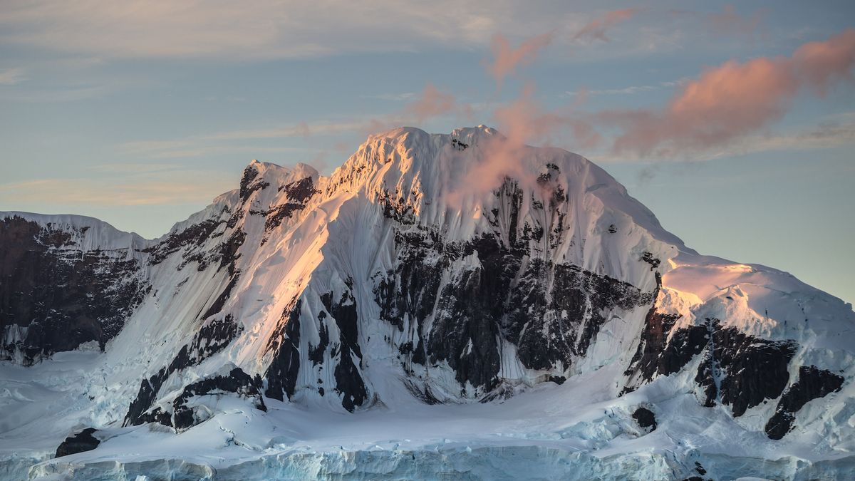 “LA ANTÁRTICA ES INESTABLE: SI BAJAS LA GUARDIA, TE NOQUEA”: LOGÍSTICA DEL INACH REVELA LOS DESAFÍOS DE OPERAR EN EL CONTINENTE BLANCO
