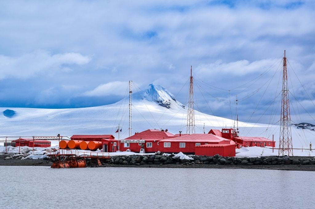 Actuales instalaciones de la Base Naval Antártica Arturo Prat Actuales instalaciones de la Base Naval Antártica Arturo Prat