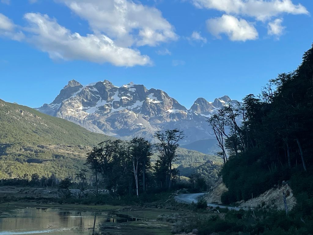 Ruta Y 85 hacia Lago Fagnano y Cordillera Darwin Ruta Y 85 hacia Lago Fagnano y Cordillera Darwin