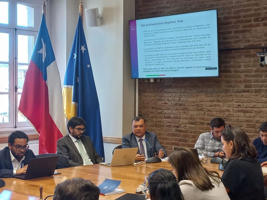 GERENTE ENAP EXPONE EN COMISIÓN DE MINERÍA Y ENERGÍA GERENTE ENAP EXPONE EN COMISIÓN DE MINERÍA Y ENERGÍA