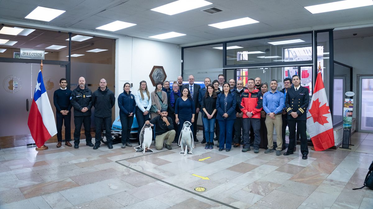 CON SEMINARIO CONJUNTO FINALIZA EXPEDICIÓN CANADIENSE A ANTÁRTICA A BORDO DEL ROMPEHIELOS VIEL