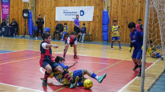 CLASIFICATORIO COMUNAL DE FUTSAL ESCOLAR SUB-12 (6) CLASIFICATORIO COMUNAL DE FUTSAL ESCOLAR SUB-12 (6)