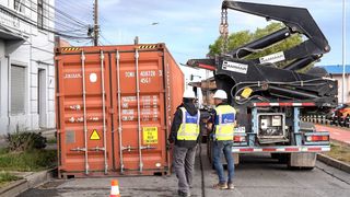 PUNTA ARENAS DESPACHA PRIMER CONTENEDOR SOLIDARIO PUNTA ARENAS DESPACHA PRIMER CONTENEDOR SOLIDARIO