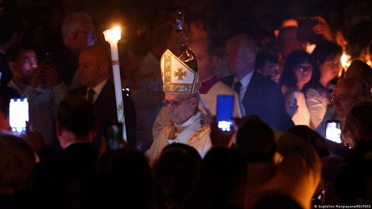 PAPA LEÓN XIV LLAMA A NO DEJARSE PARALIZAR POR LA GUERRA Y LA INJUSTICIA EN VIGILIA PASCUAL