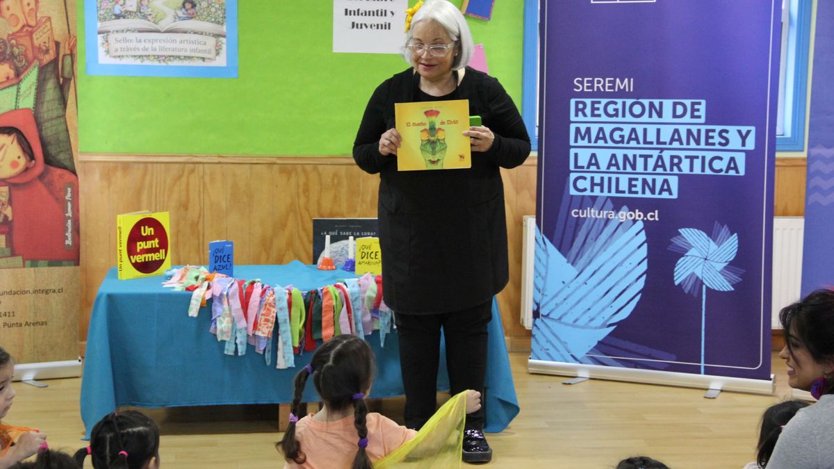 MAGALLANES INICIA EL MES DEL LIBRO CON EMOTIVO HOMENAJE A ESCRITORA ROSAMARÍA SOLAR