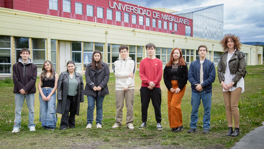 Estudiantes del Lectorado Croata junto a la docente Kristina Barišić (1) Estudiantes del Lectorado Croata junto a la docente Kristina Barišić (1)