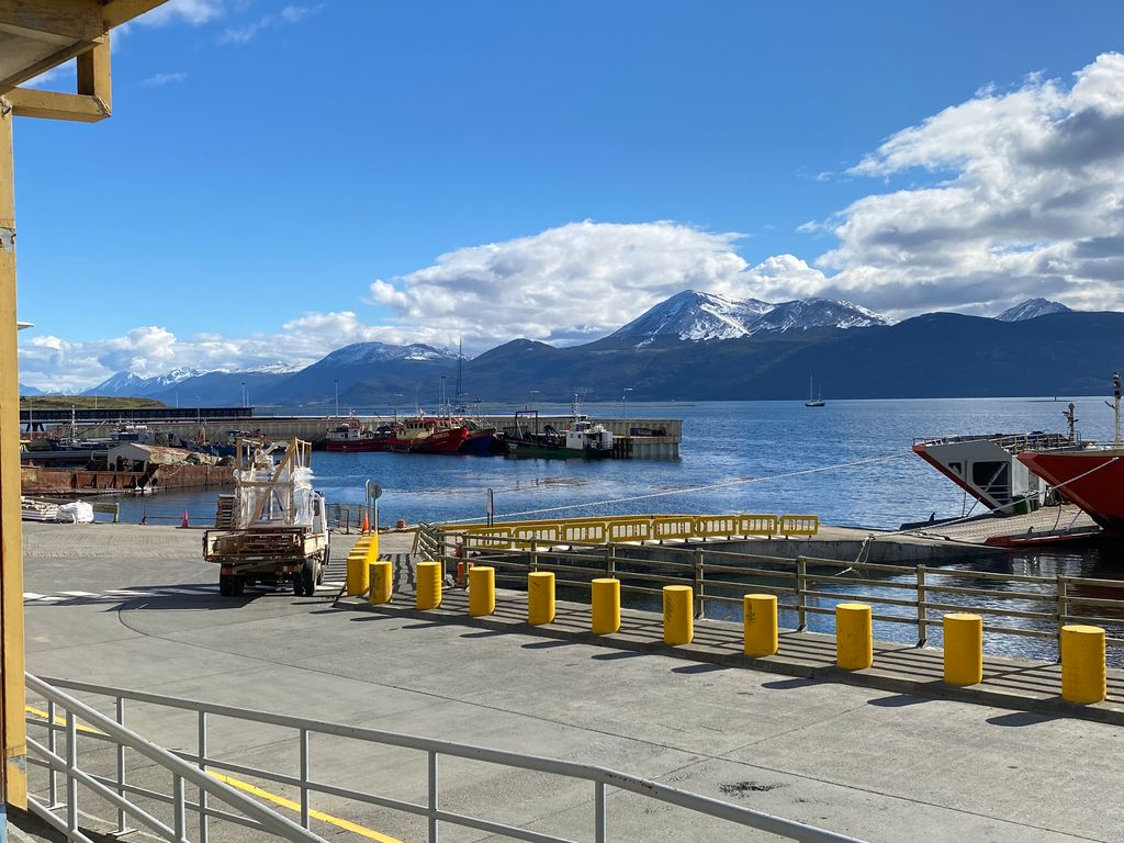 BARCAZA PUERTO WILLIAMS 3 BARCAZA PUERTO WILLIAMS 3