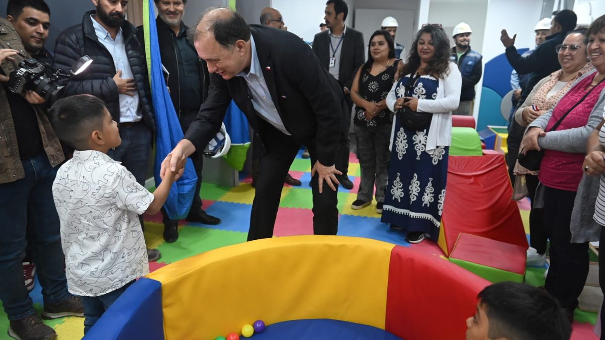 MINVU INAUGURA PRIMERA SALA DE ESTIMULACIÓN PARA NIÑOS CON TEA EN PROYECTO DE VIVIENDA SOCIAL