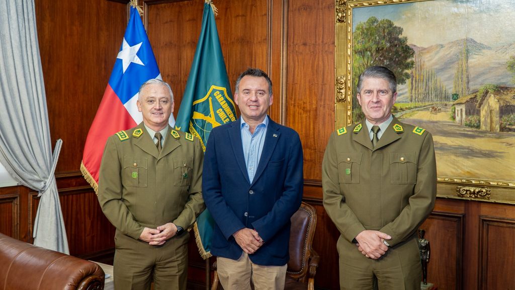 REUNIÓN CON CARABINEROS EN STGO (6) REUNIÓN CON CARABINEROS EN STGO (6)