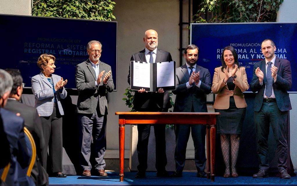 PROMULGACIÓN LEY DE NOTARIOS