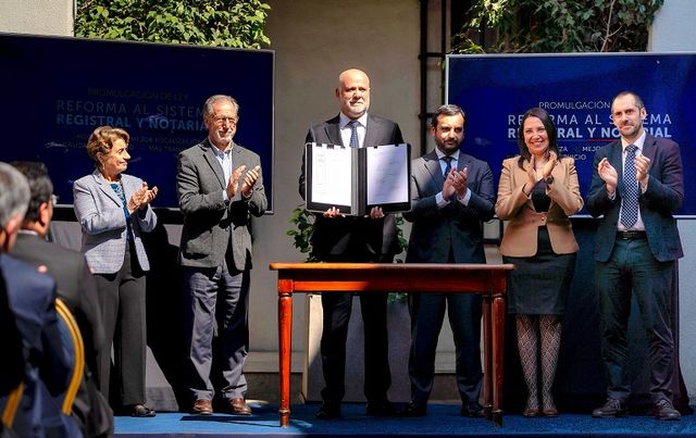 PROMULGACIÓN LEY DE NOTARIOS