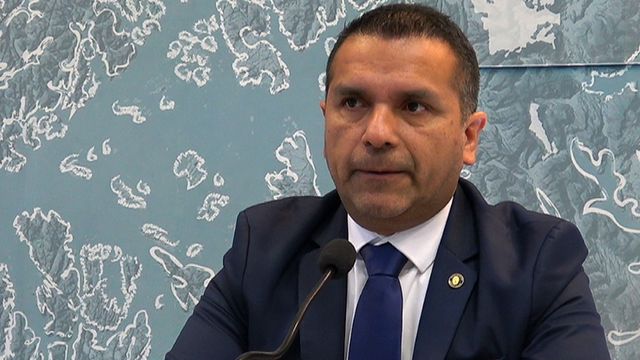 ubprefecto Alfonso Salazar Conejero, jefe de la Brigada Antinarcóticos y Contra el Crimen Organizado de la Policía de Investigaciones de Chile en Magallanes ubprefecto Alfonso Salazar Conejero, jefe de la Brigada Antinarcóticos y Contra el Crimen Organizado de la Policía de Investigaciones de Chile en Magallanes