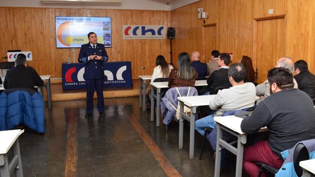 EXPO CDA ARELLANO INFRAESTRUCTURAS FACH EN CCHC MAGALLANES 1