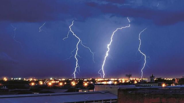 tormenta eléctrica