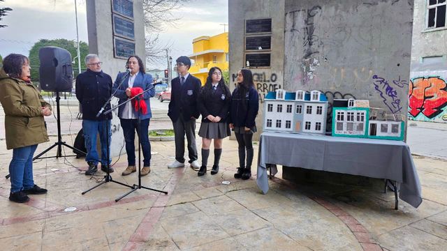 estudiantesmaqueta estudiantesmaqueta