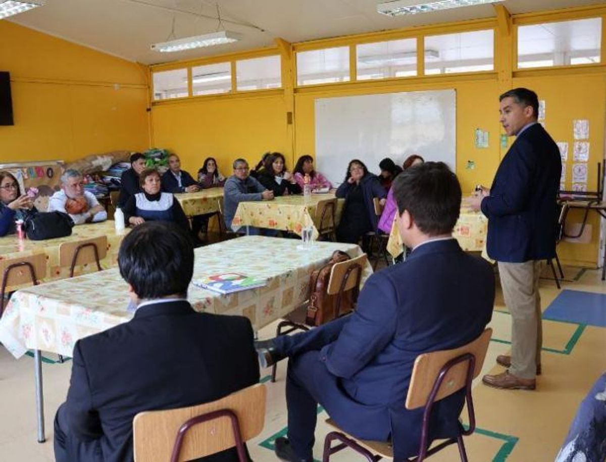 COMUNIDAD EDUCATIVA DE LA ESCUELA PEDRO SARMIENTO DE GAMBOA RECIBIÓ