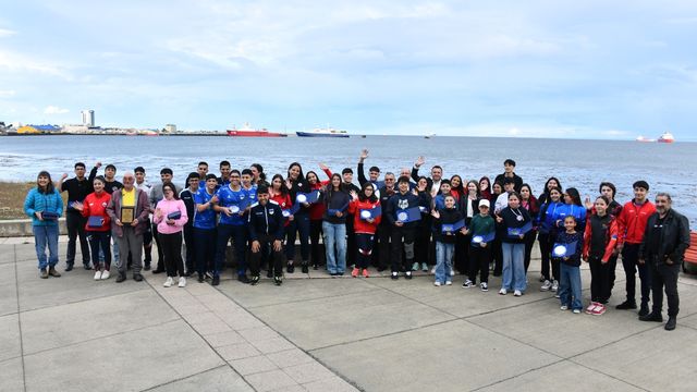 PREMIACIÓN A DEPORTISTAS DESTACADOS 2025 (4) PREMIACIÓN A DEPORTISTAS DESTACADOS 2025 (4)