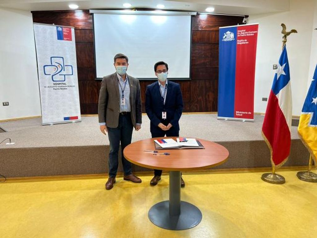 RICARDO MOYA MARQUÉZ ASUME COMO NUEVO DIRECTOR DEL HOSPITAL AUGUSTO ESSMANN BURGOS RICARDO MOYA MARQUÉZ ASUME COMO NUEVO DIRECTOR DEL HOSPITAL AUGUSTO ESSMANN BURGOS