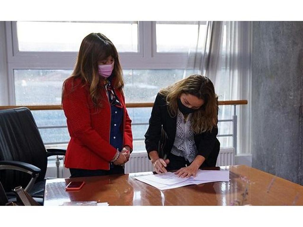 MUNICIPIO DE PUERTO NATALES RENUEVA CONVENIO CON FUNDACIÓN OPORTUNIDAD MUNICIPIO DE PUERTO NATALES RENUEVA CONVENIO CON FUNDACIÓN OPORTUNIDAD