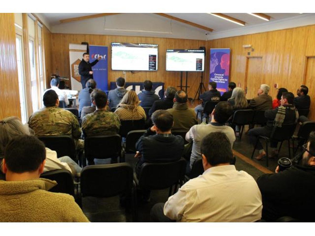 JUNTAS DE VECINOS DE PUNTA ARENAS CONOCEN EL GEMELO DIGITAL DE LA COMUNA