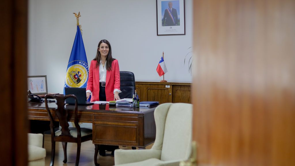 Ministra María Paz Arzola Ministra María Paz Arzola