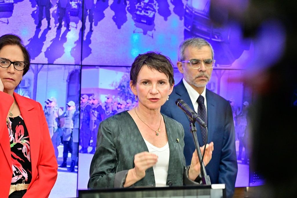 gobierno-y-carabineros-anuncian-fortalecimiento-del-plan-calles-sin-violencia gobierno-y-carabineros-anuncian-fortalecimiento-del-plan-calles-sin-violencia
