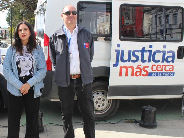 SEREMI MICHELLE PEUTAT Y DIRECTOR REGIONAL CAJ