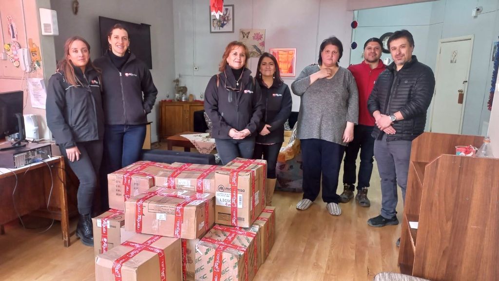 Entrega de alimentos a Centro de Referencia Entrega de alimentos a Centro de Referencia