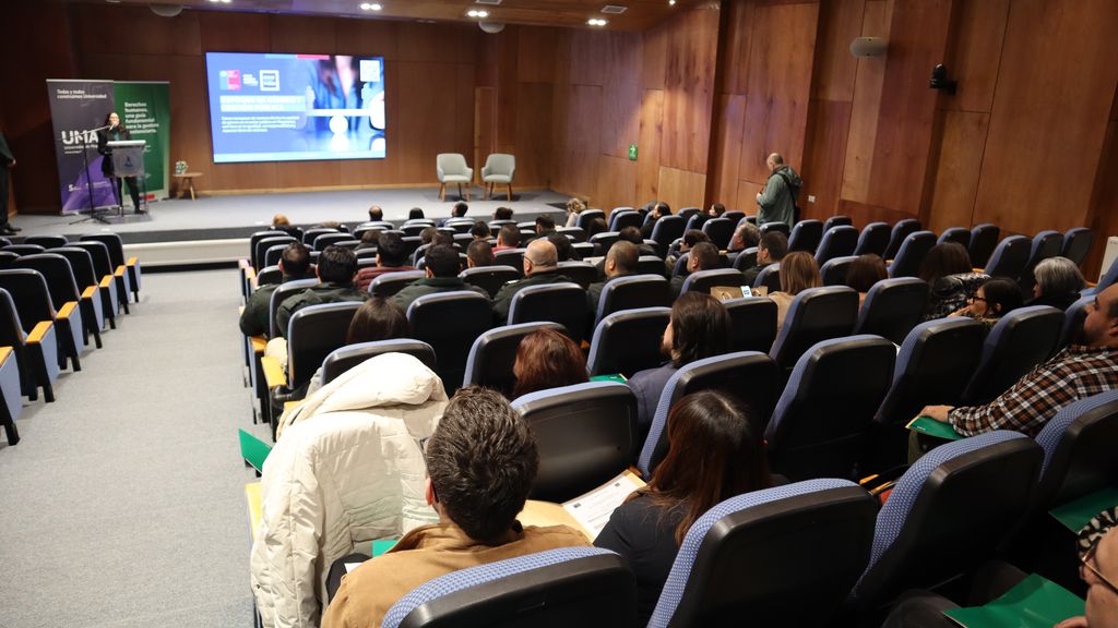 Seminario en CADI UMAG Seminario en CADI UMAG