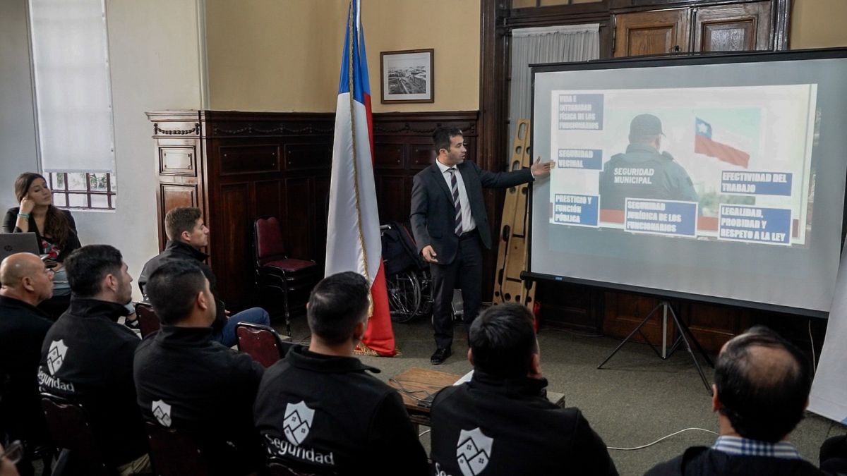 FUNCIONARIOS DE SEGURIDAD PÚBLICA MUNICIPAL SE CAPACITAN EN NUEVA LEY DE SEGURIDAD MUNICIPAL