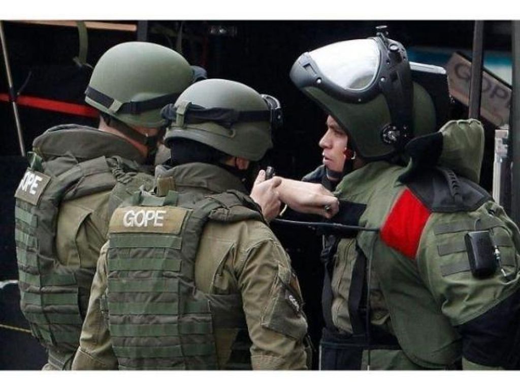 GOPE REALIZA OPERATIVO EN LA ARAUCANÍA POR MUERTE DEL CABO EUGENIO NAÍN: HAY UNA PERSONA DETENIDA GOPE REALIZA OPERATIVO EN LA ARAUCANÍA POR MUERTE DEL CABO EUGENIO NAÍN: HAY UNA PERSONA DETENIDA