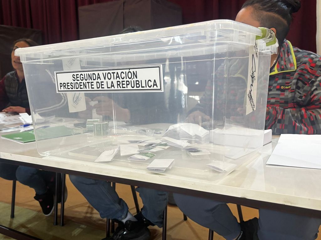 Votacion segunda vuelta urna