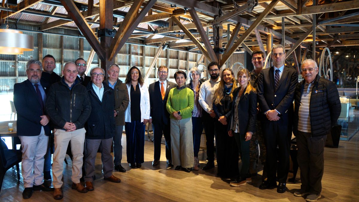 PUNTA ARENAS REFUERZA SU ROL COMO PUERTA DE ENTRADA A LA ANTÁRTICA CON VISITA DEL CANCILLER Y ENCUENTRO INTERINSTITUCIONAL EN EXPLORERS HOUSE