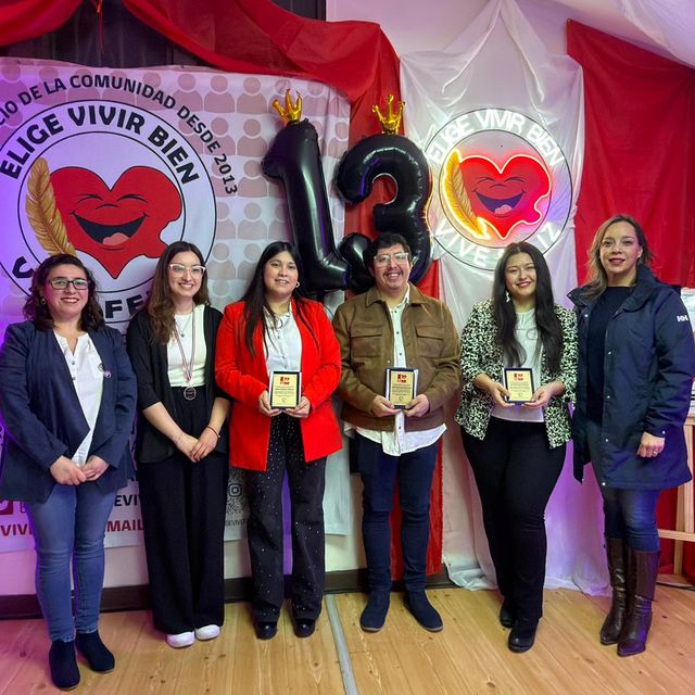 Montserrat Ulloa Presidenta - Javiera Sepúlveda Secretaria Voluntarios Premiados Maira Gallardo - Erick Sandoval - Camila Rivera