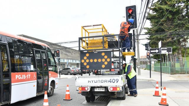 MATENCIÓN DE SEMÁFOROS (3) MATENCIÓN DE SEMÁFOROS (3)