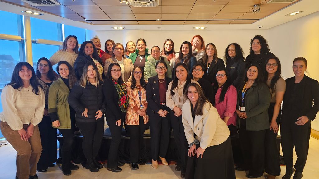 Escuela de Liderazgo Femenino Escuela de Liderazgo Femenino